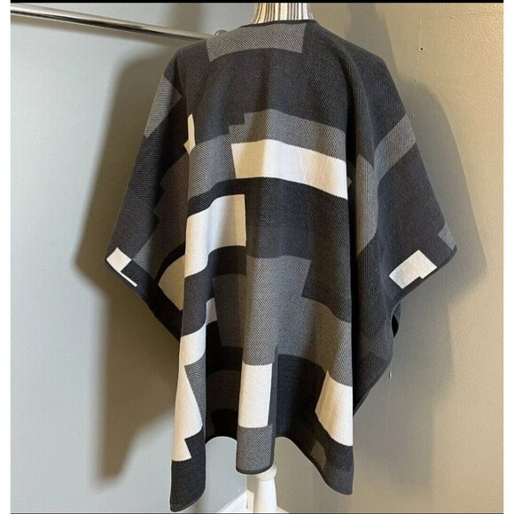 Woolrich Reversible Poncho Women One Size Grey White Fleece Cape Wrap - Picture 5 of 7